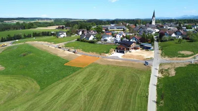 Grundstück kaufen in Vöcklabruck – 796 m², € 183.000 – Bild 2 von 3