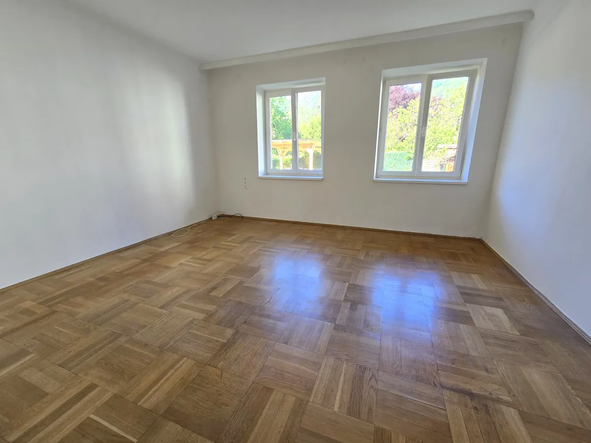 * * * GARTEN-HIT in HERRLICHER GRÜN-RUHELAGE... MODERNES BAD... GERÄUMIGE KÜCHE... GANZTAGSSONNE... ALLGEMEINPARKPLATZ * * * - Vedere 3