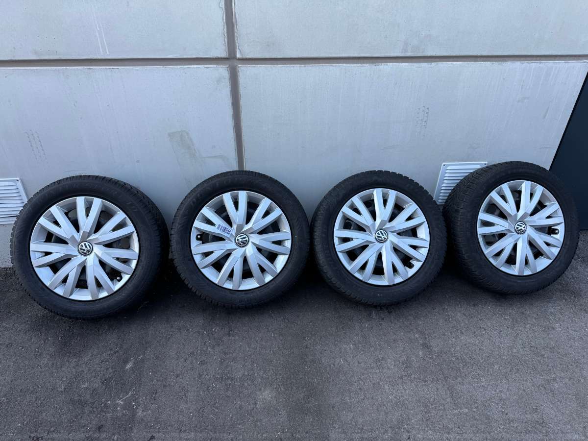 Original VW AUDI SEAT SKODA Komplettradsatz Winterreifen (M+S) DUNLOP SP WINTER SPORT 4D 205/55 R16 91H DOT 4014 Profiltiefe ca. 2x5,15mm + 2x4,45mm Stahlfelgen 6Jx16 ET48 VW AUDI SEAT SKODA Teilenummer: 5Q0601027Q - GEBRAUCHT - PREIS ist Inkl. MWST!
