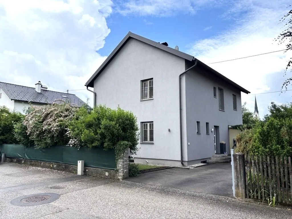 Voll saniertes Einfamilienhaus in zentraler Lage von Schwanenstadt – pohled 2