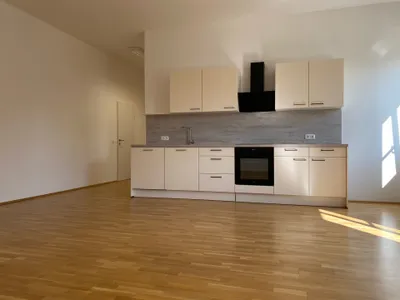 2-Zimmer-Gewerbeimmobilie mieten in Linz – 77 m², € 999 – Bild 2 von 11