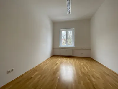 2-Zimmer-Gewerbeimmobilie mieten in Linz – 77 m², € 999 – Bild 4 von 11
