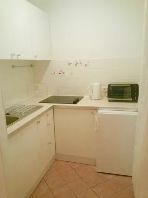 Privat: nette, möblierte 1. Zimmer-Wohnung im 4. Bezirk – Bild 2