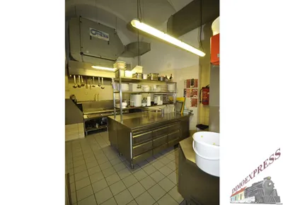 5-Zimmer-Gewerbeimmobilie mieten in Sankt Pölten – 310 m², € 3.790 – Bild 12 von 12