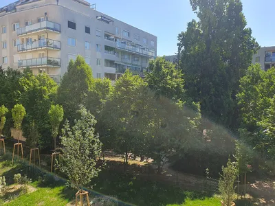 Grüne Oase 500m vom Zentrum - Innenhof mit großem Balkon, Fitness und Co-Working - Erstbezug & Warmmiete