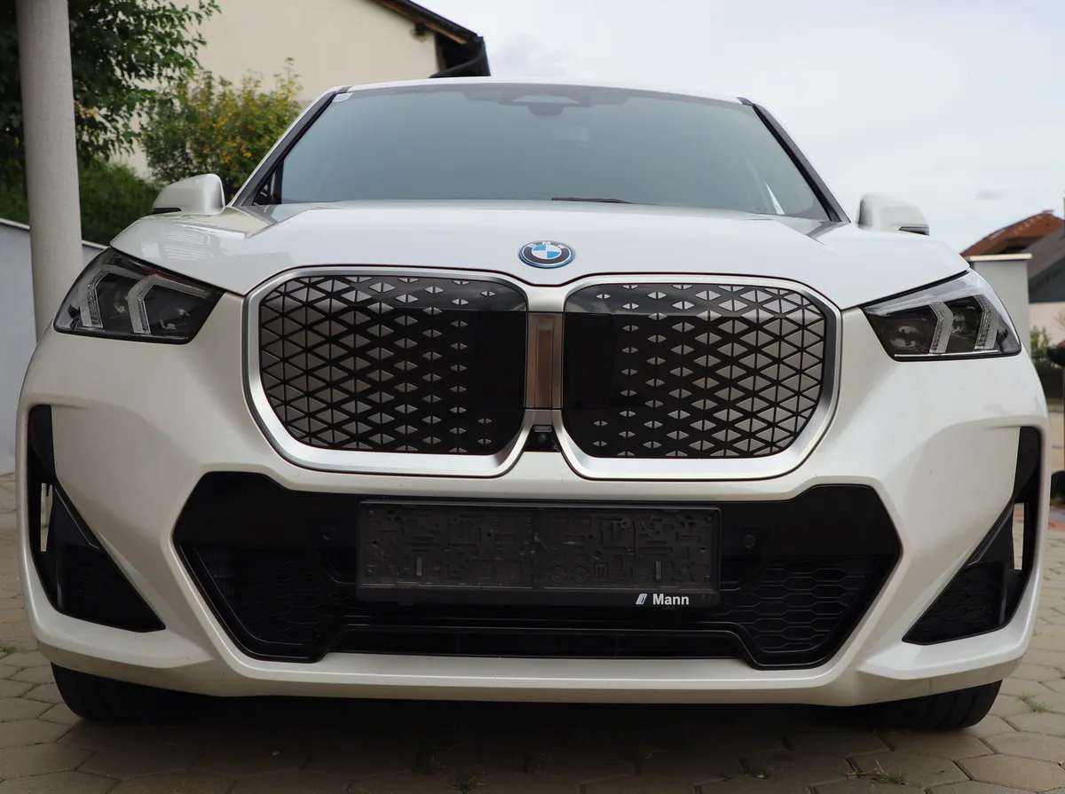 BMW iX1