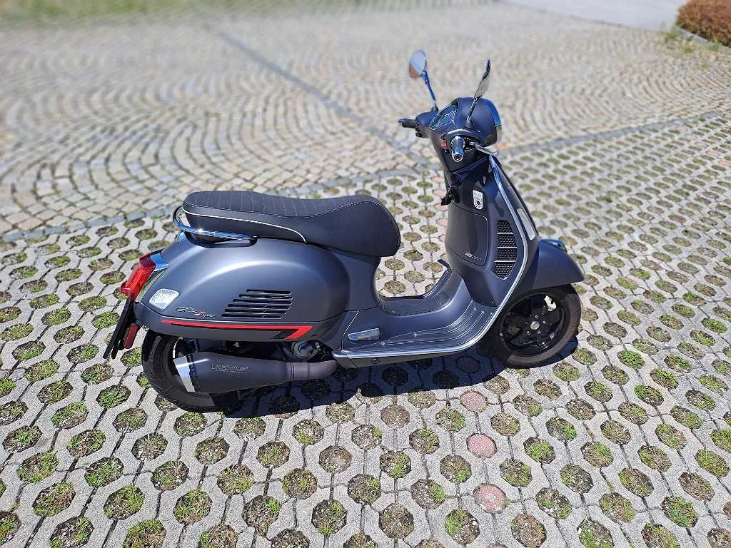 Vespa GTS