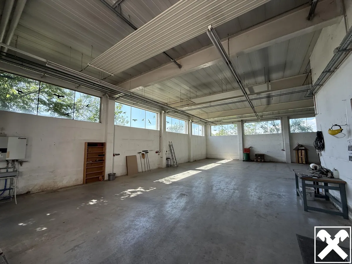 Vielseitige Betriebshalle mit Lager und Büro in Alkoven/Straßham - Ansicht 2