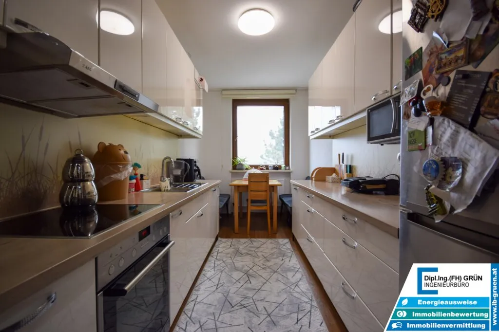 Gepflegte 3-Zi.-Wohnung m. Balkon - ruhige Grünlage in Leonding - optionaler Schrebergarten - Ansicht 2