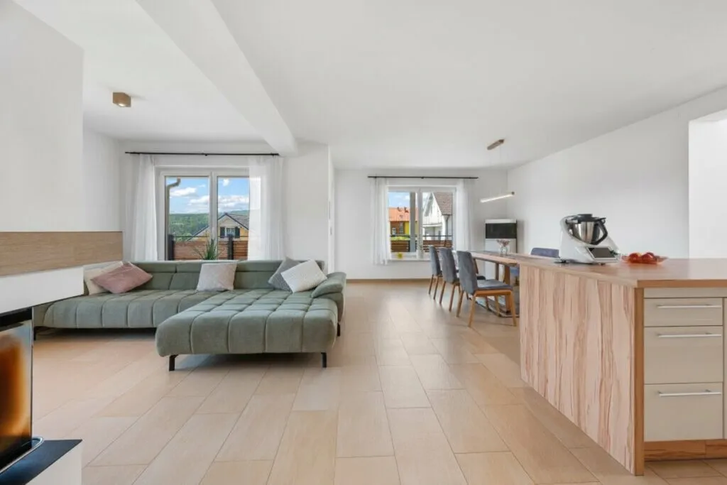 Toskanaflair am Waldrand - Architektonisches Landhaus in sanfter Hanglage mit Weitblick - Ansicht 2
