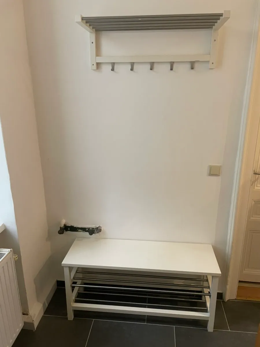 IKEA TJUSIG Garderobe Schuhablage/ Hutablage, € 20,- (1030 Wien)
