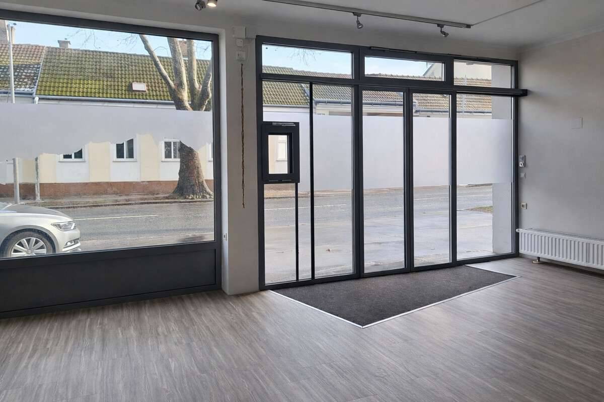 Geschäftslokal mit großer Glasfront & Straßenzugang - vielseitig nutzbar! Rannersdorf bei Schwechat - Ansicht 2