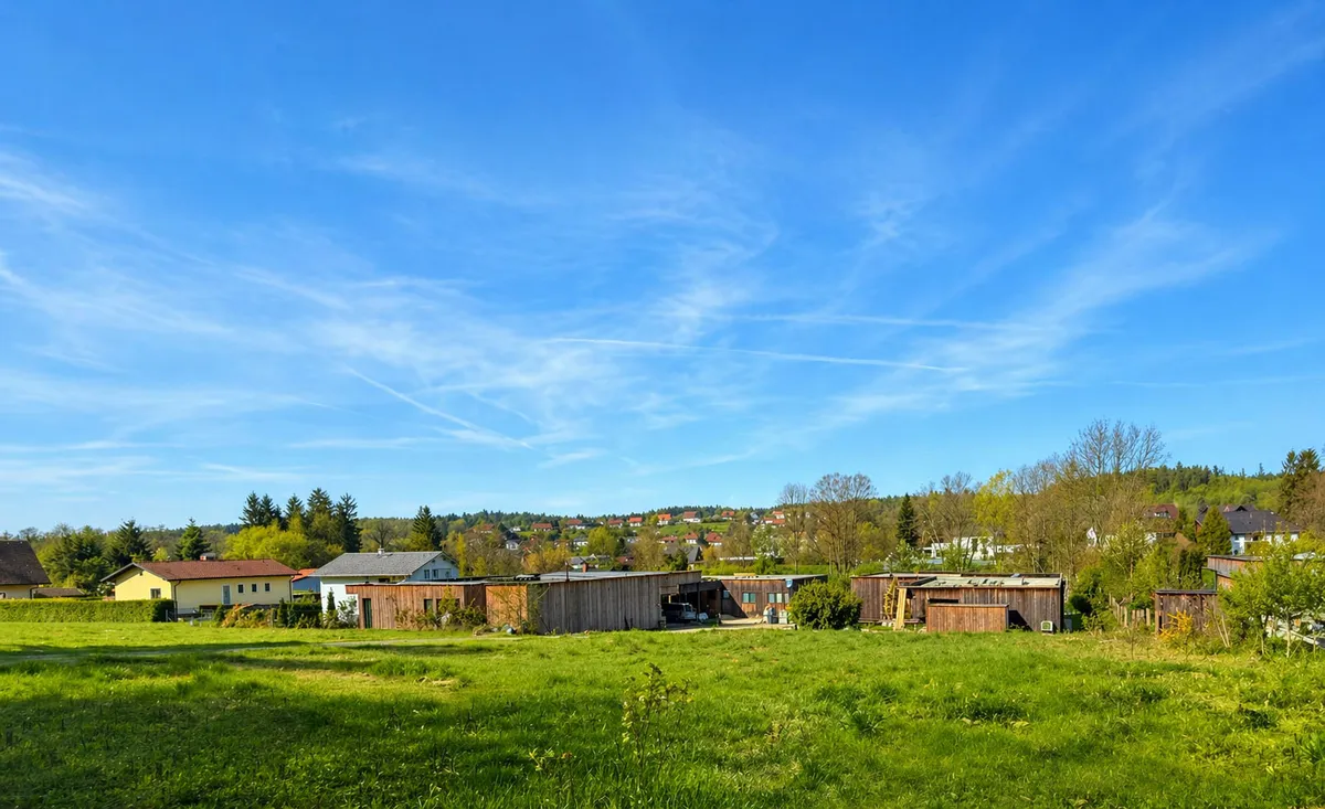 Sonniges Baugrundstück in leichter Hanglage mit Südwest-Ausrichtung - Ansicht 2