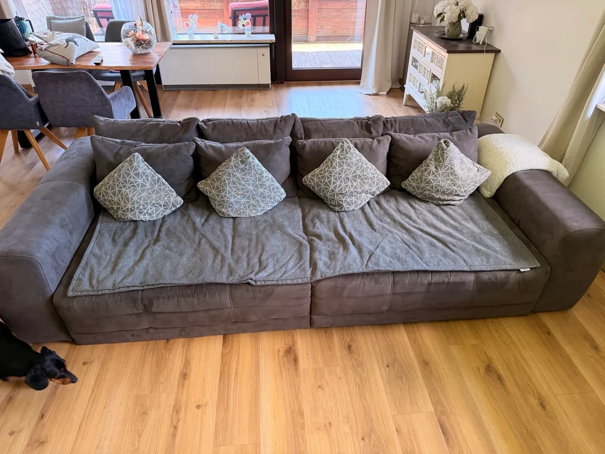 XXL Big Sofa / Megasofa 3 Meter breit - Grau/ Taupe - extra große Liegefläche, € 200,- (9074 Keutschach)