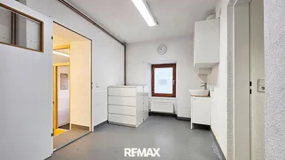Gewerbeimmobilie kaufen in Innsbruck-Land – 95 m², € 290.000 – Bild 2 von 3
