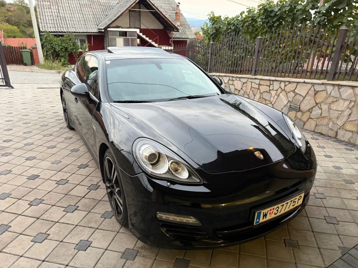 Porsche Panamera 2011 photo 3