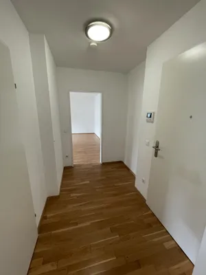 Hell & zentral | Neubauwohnung inkl. Küche, Lift & Kellerabteil – Bild 3