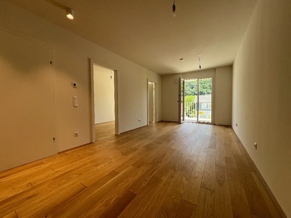 ERSTBEZUG MIT NEUER EINBAUKÜCHE & BALKON - MODERNES WOHNEN IM HERZEN DER HINTERBRÜHL – pohled 3