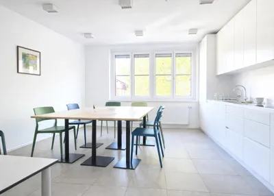 Gewerbeimmobilie mieten in Wien – 307 m², € 28
