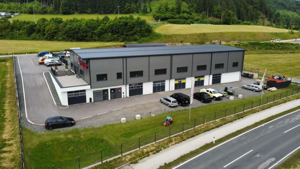 Geschäfts/ Ladenlokal. Lagerhalle. - Ansicht 3