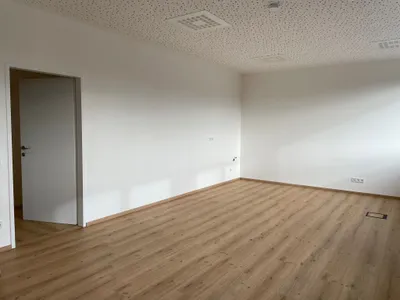 Gewerbeimmobilie mieten in Freistadt – 108 m², € 1.620 – Bild 2 von 12