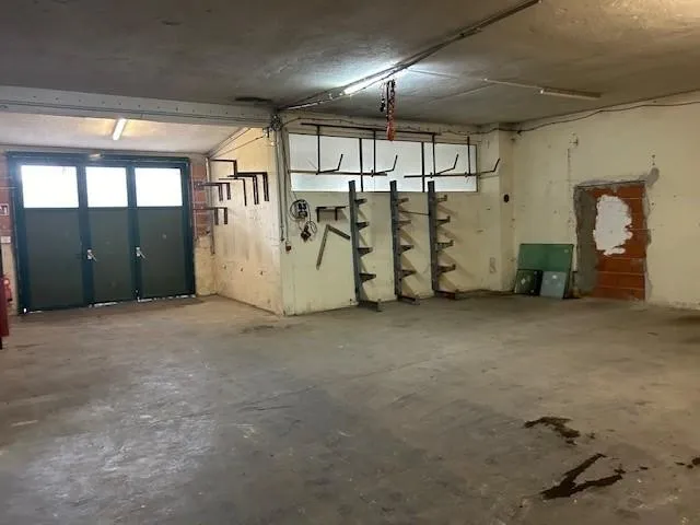 53 m² Büro, 157 m² Halle, 150m 2 überdacht und 114 m² nicht überdacht. OBJEKT 2 - Ansicht 3