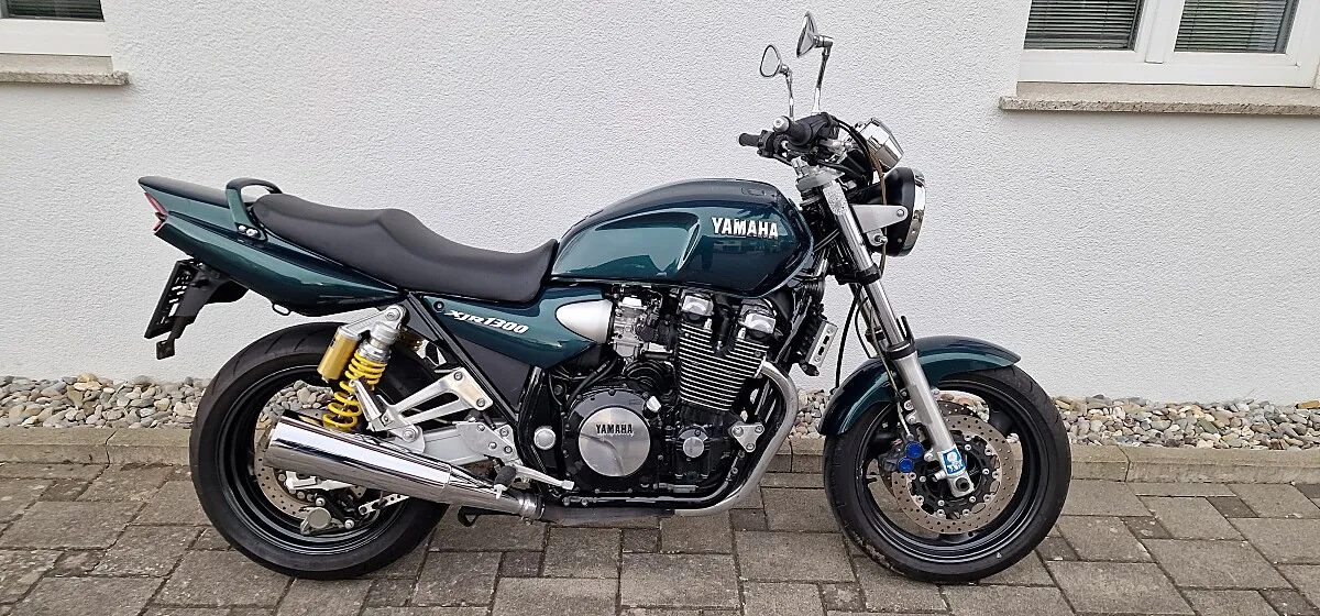 Yamaha XJR