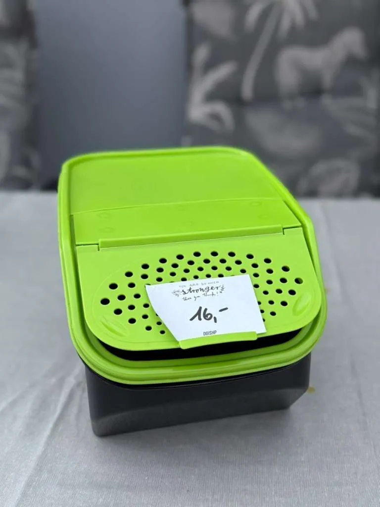 Tupperware Zwiebel oder Kartoffelbehälter, € 16,- (8642 Sankt Lorenzen im Mürztal)