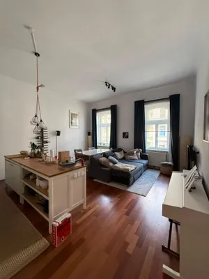 1070 Wien: Schöne 2-Zimmer Wohnung ca. 84m² in der Kaiserstraße zu vermieten; EUR 1.237,-