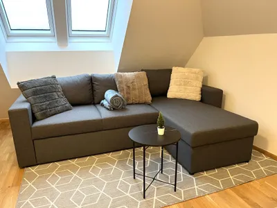 *MÖBLIERTE DG-WOHNUNG* mit herrlichem Balkon und Klimaanlage – Bild 2