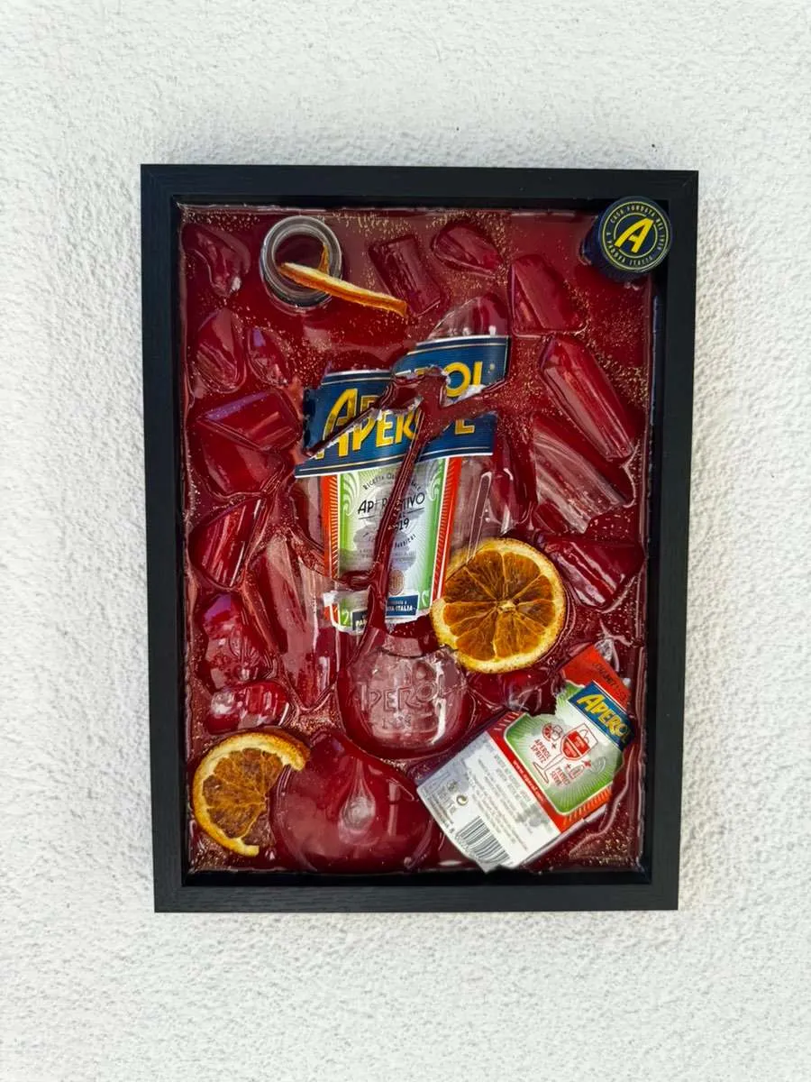 Dekoration, Bilder, Bilderrahmen, Kunst, Epoxidharz, Resin, Werkstatt, Bar, Gastronomie, Restaurant, Haus, Garten, Dekosachen, Dekorationen, Aperol, Flaschen, Glas, zerbrochene Glasstücke, Glasscherben, Recycling, Gartengestaltung, Kellerbar, Party