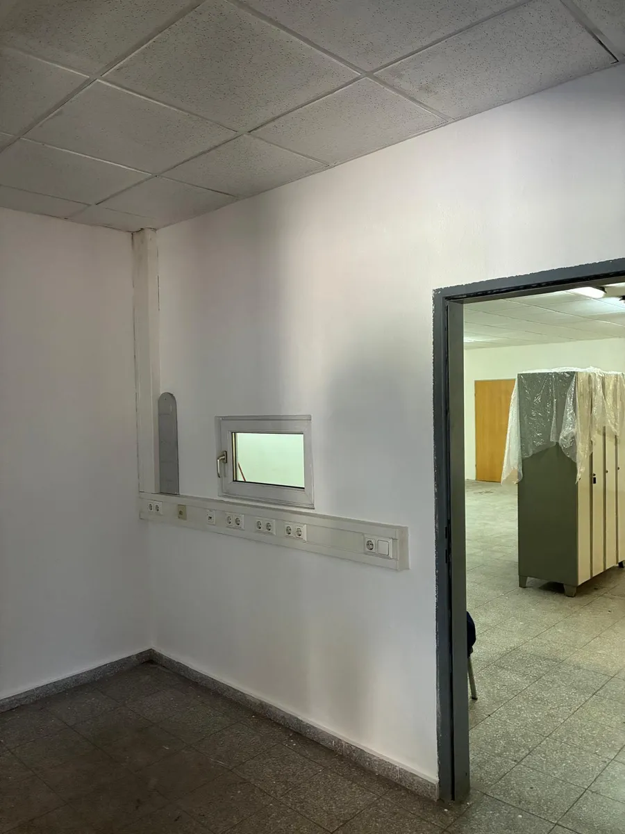 Lagerhalle (Werkstatt) mit Büro, WC, Carport - Ansicht 3