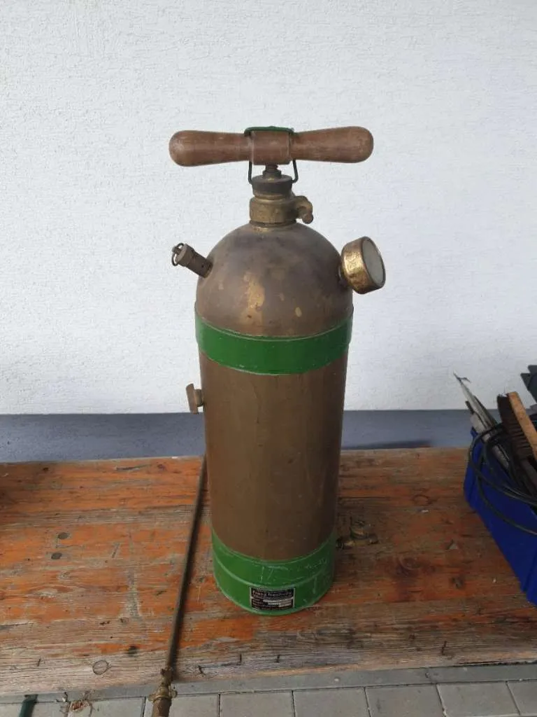 Alte Messing Pumpspritze, € 70,- (2184 Hauskirchen)