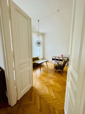 NEW IN VIENNA? Room in breathtaking 5 room appt in the vibrant 6th district – Bild 2