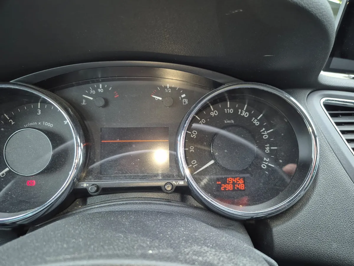 Peugeot 5008 2010 photo 2