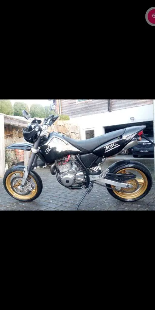 Suzuki DR