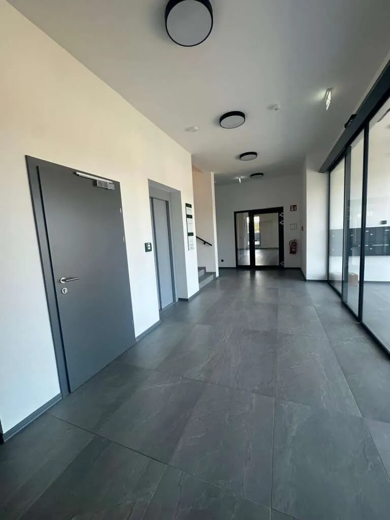Stilvolles 88 m² Büro im EG mit All-in-Miete - Ansicht 2