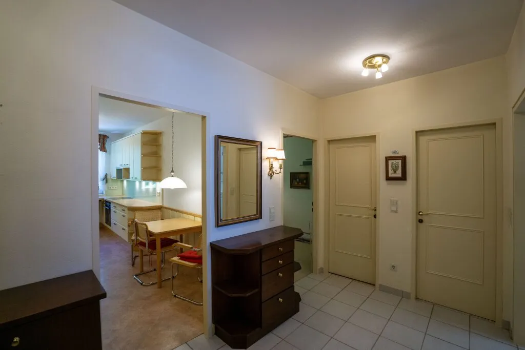 Wohnen mit Reihenhaus-Charakter: 124 m² zzgl. Terrasse & Dachterrasse im Zentrum - Ansicht 3