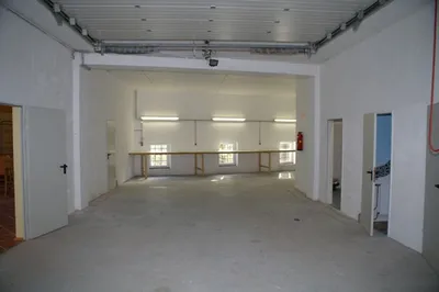 Gewerbeimmobilie mieten in Wels – 350 m², € 6 – Bild 2 von 4