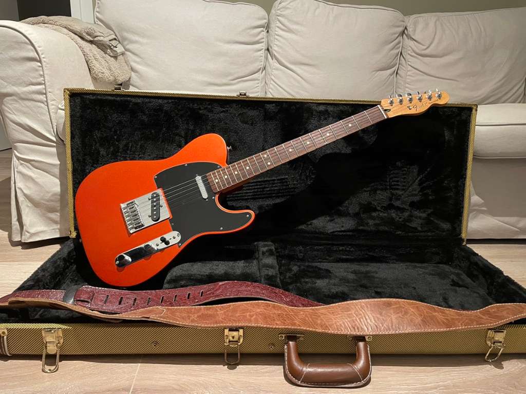 Fender Telecaster mit 2024 Fender-Koffer und Fender-Gurt