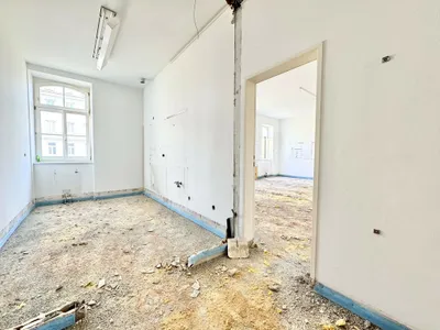 ERSTBEZUG NACH SANIERUNG | OPTIMAL AUFGETEILTE 5 ZIMMER | TOPLAGE IN U-BAHN-NÄHE – Bild 3