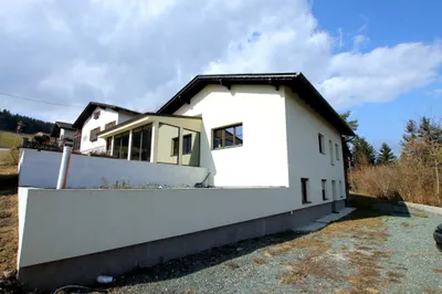 Haus kaufen in Neunkirchen – 210 m², € 333.000 – Bild 2 von 31