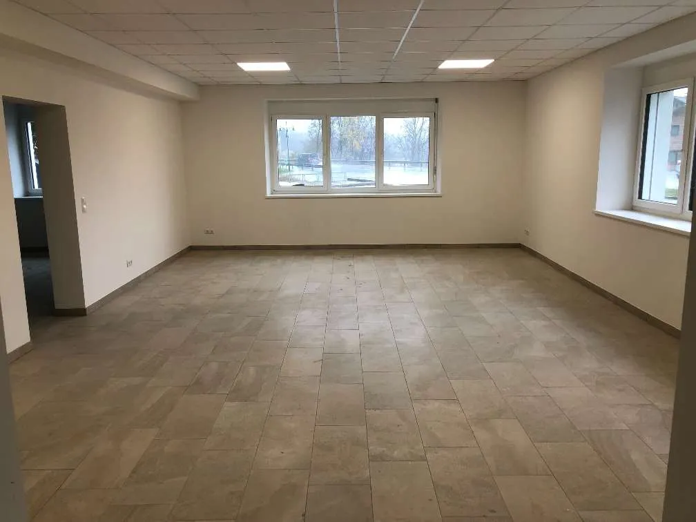 Einzelne Gewerbe-Büroflächen 30m² / 50m² / 80m² in Toplage zu vermieten ! - Widok 3
