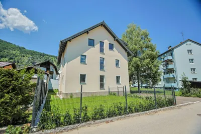 24-Zimmer-Immobilie kaufen in Gmunden – 350 m², € 1.530.000 – Bild 1 von 13