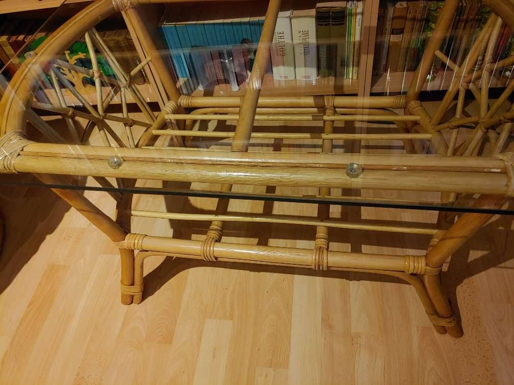 Bambus-Tisch mit dicker Glasplatte,  40,- (9580 Drobollach am Faaker See)  - willhaben