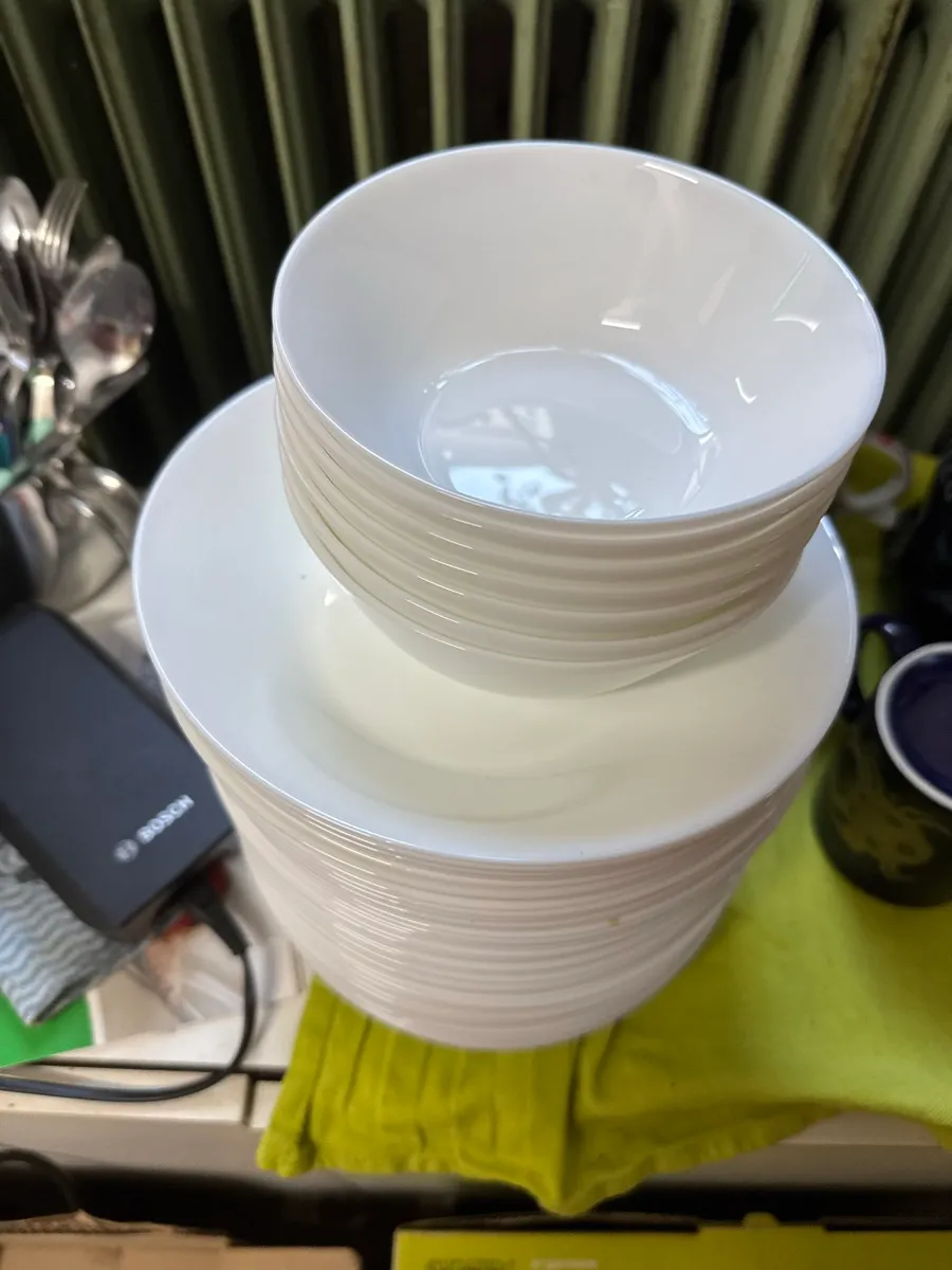 Teller - Suppenteller Ikea 43 Stück, € 18,- (1180 Wien)