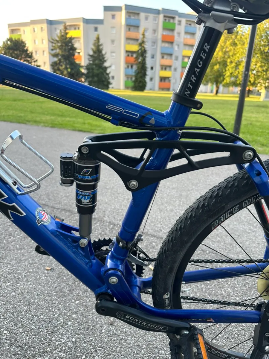 sattel für hollandrad Fahrradsattel schmerzfreies Radfahren Category:E Bikes MTB Cross Hardtail Frame Color:Granite Blue/Sun Platinum + Storm Blue (2GM995T) Assassins Creed Altair Armschienen
