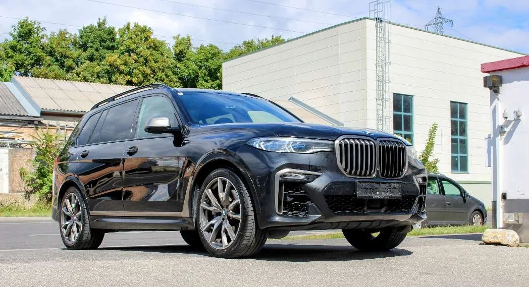 BMW X7
