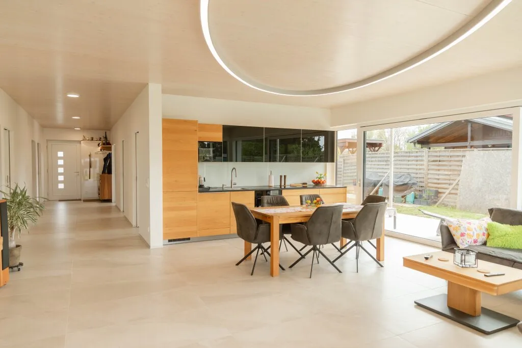 Moderner Bungalow auf großem Grundstück & Nebenhaus - Ansicht 3