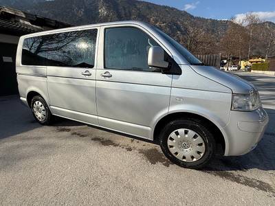 VW Multivan Trendline 2,5 TDI